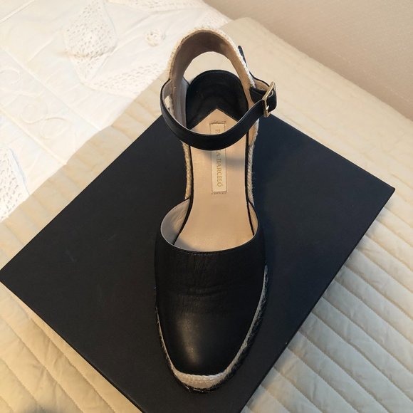 Paloma Barcelo Black Leather Wedge - Picture 4 of 7